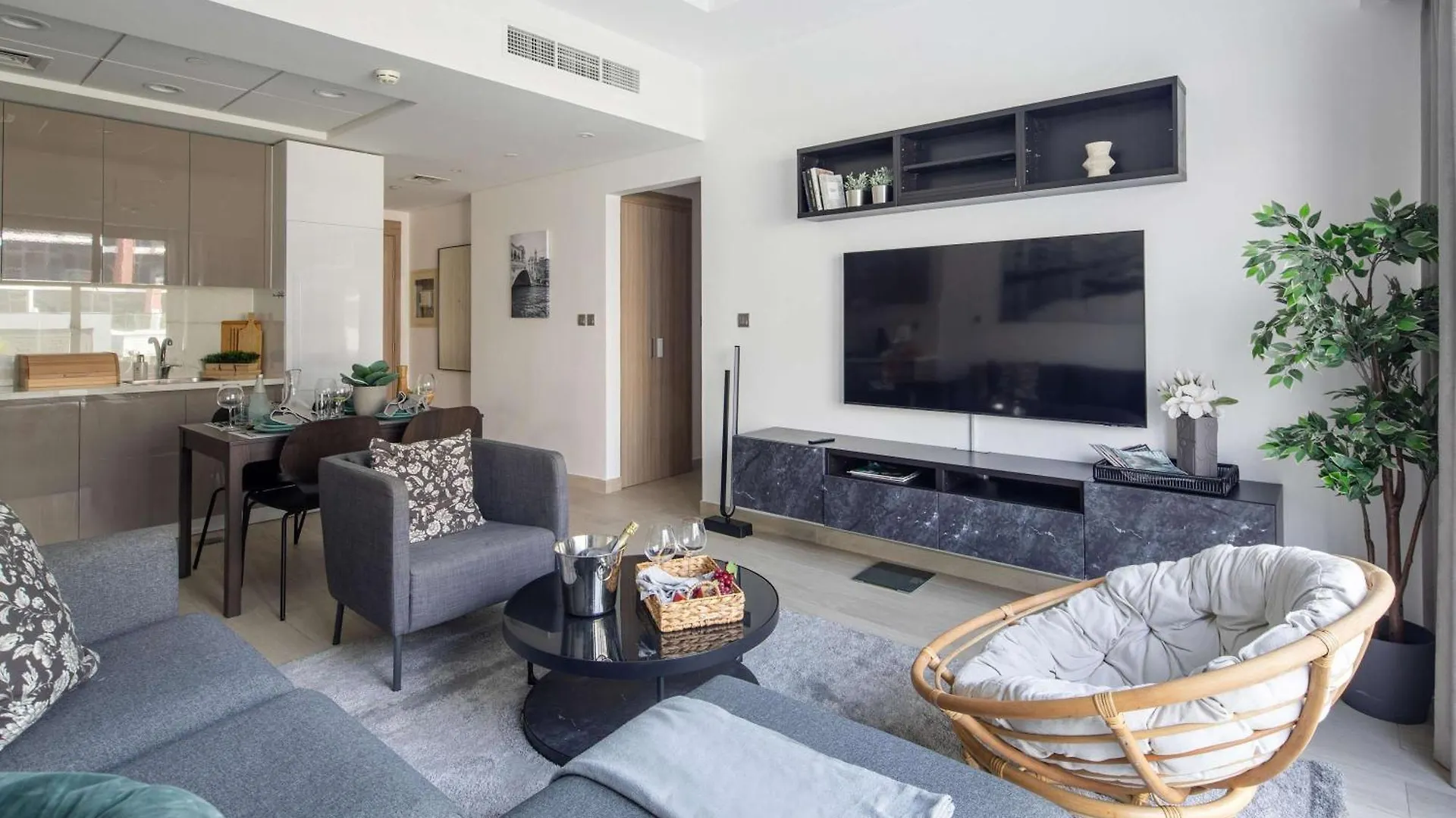 Frank Porter - Azizi Riviera 13 Dubai Apartment